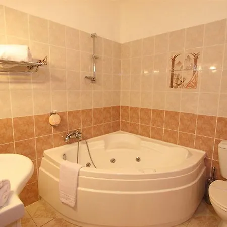 Eden Hotel 3*